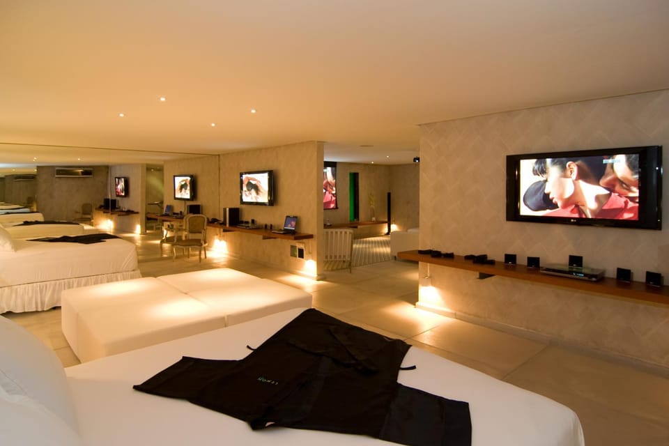 Communal lounge/ TV room, Living room
