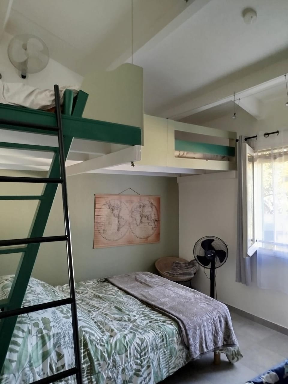 Bed, Photo of the whole room, Bedroom, bunk bed