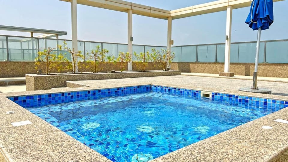 Day, Pool view, Swimming pool, sunbed
