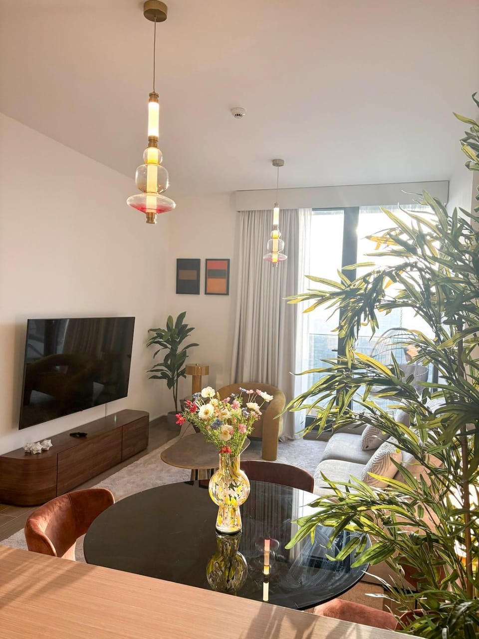 Communal lounge/ TV room, TV and multimedia, Living room, Seating area, Dining area, Evening entertainment