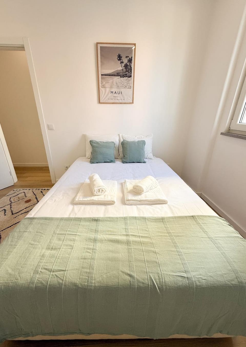 Bed, Photo of the whole room, Bedroom