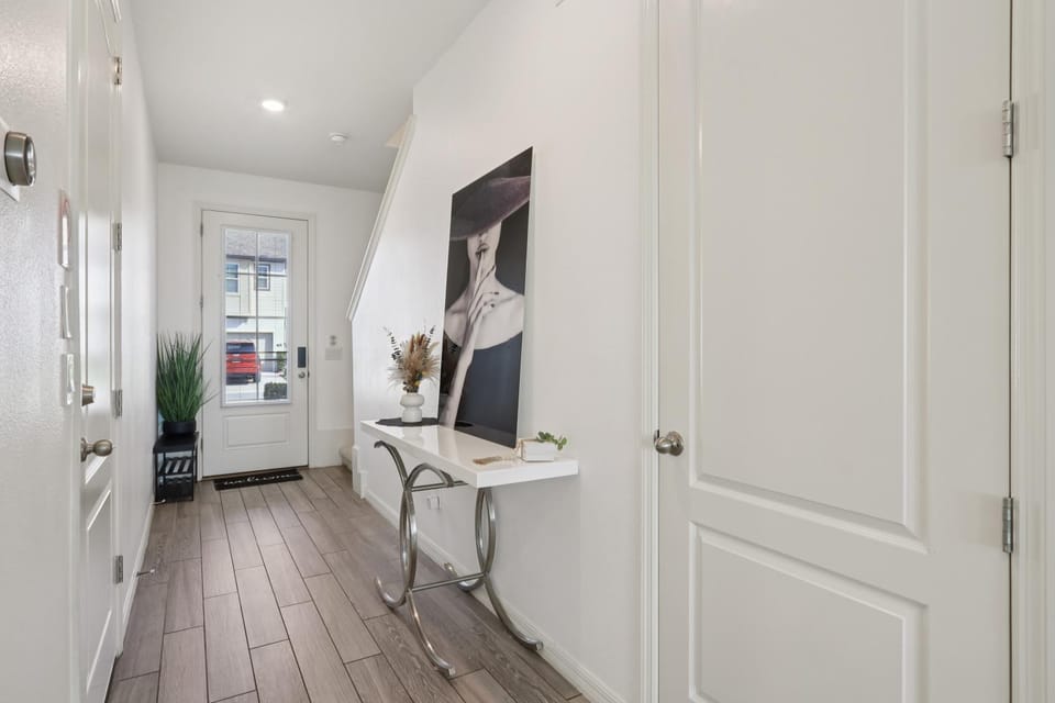 Modern Home Near Parks, Clubhouse and More! House in Four Corners