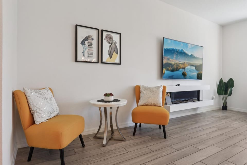 Modern Home Near Parks, Clubhouse and More! House in Four Corners
