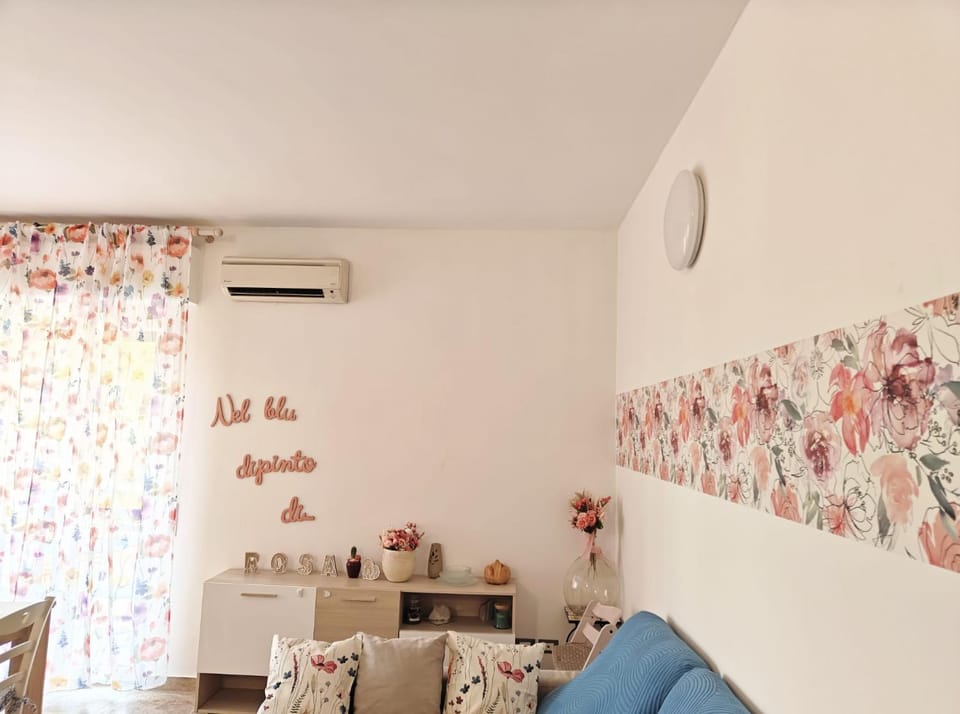 Nel blu dipinto di Rosa Apartment in Verona