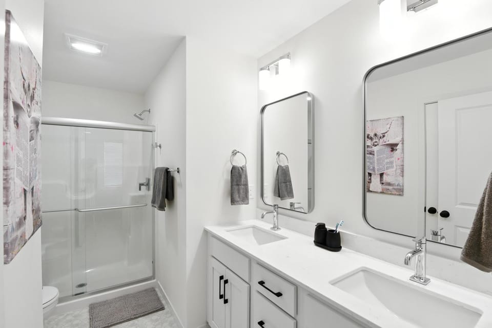 Modern Townhome Retreat in Prime Location townhouse House in Coralville