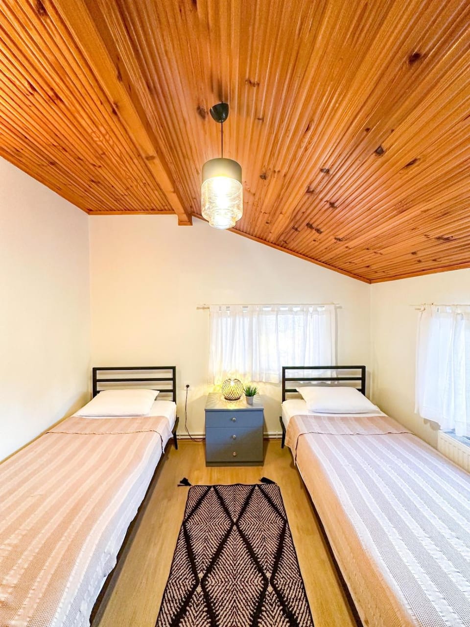 Cozy 4BR Villa with Lake View and Comfort Galore Villa in Turkey