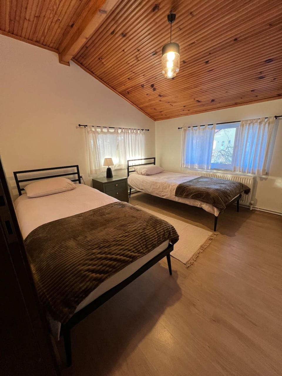 Cozy 4BR Villa with Lake View and Comfort Galore Villa in Turkey