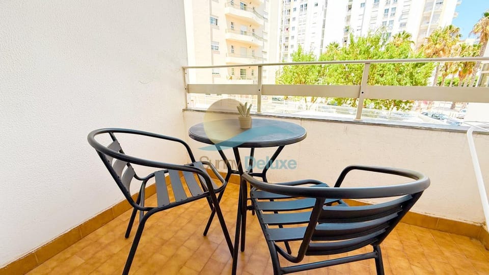 Casa Tropical by Sunny Deluxe Apartment in Praia de Armação de Pêra