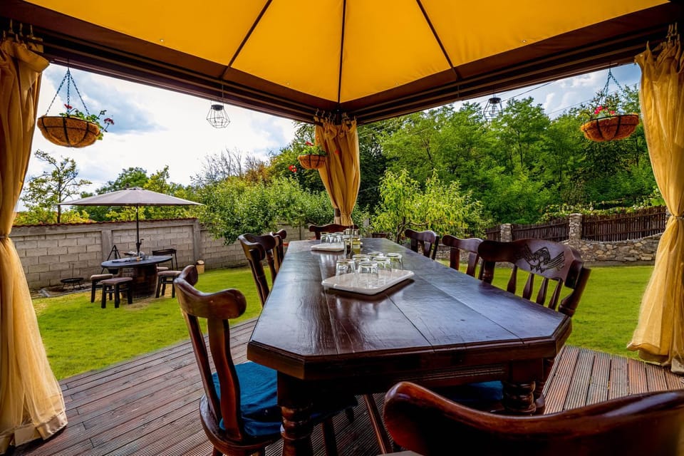Patio, Day, Garden, Dining area, Garden view