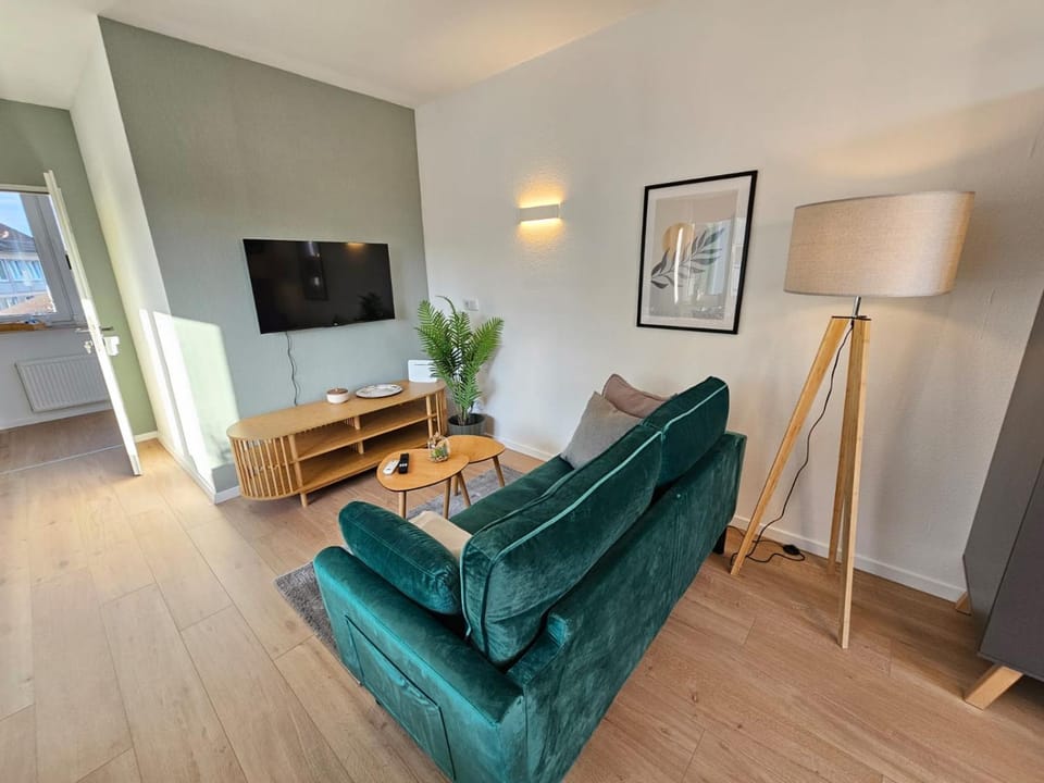 TV and multimedia, Seating area