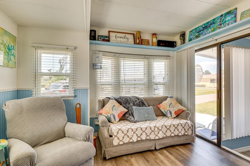 3 Mi to Ft Myers Beach: Coastal Home Near LeeTran! Apartment in Lee County