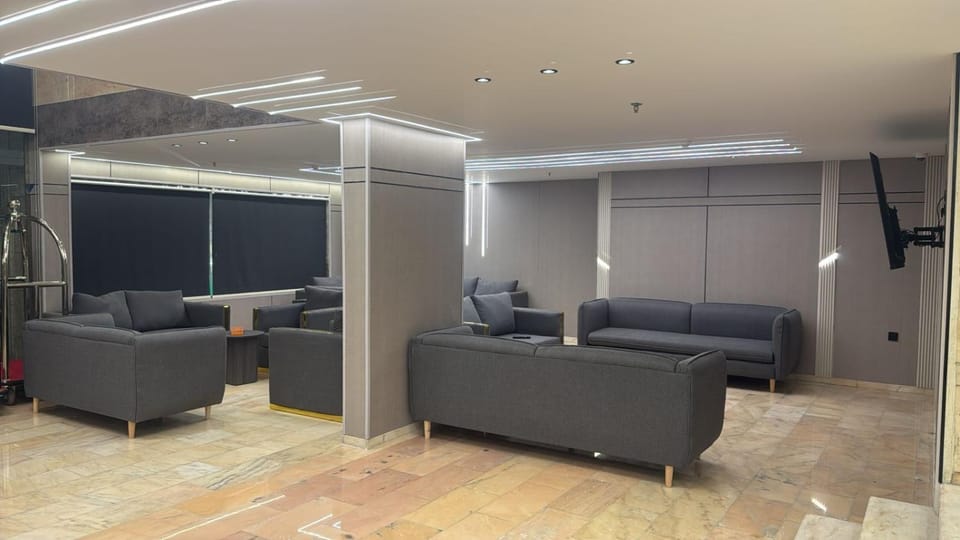 Property building, Internal: Not applicable to any particular room