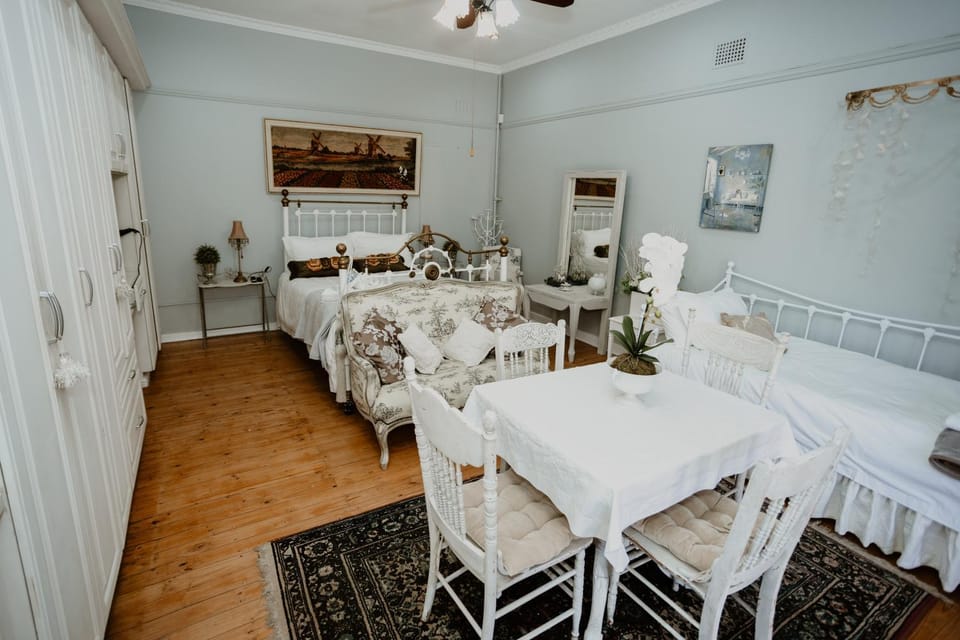 Tuis Guest House and Coffee Shop Bed and Breakfast in Gauteng