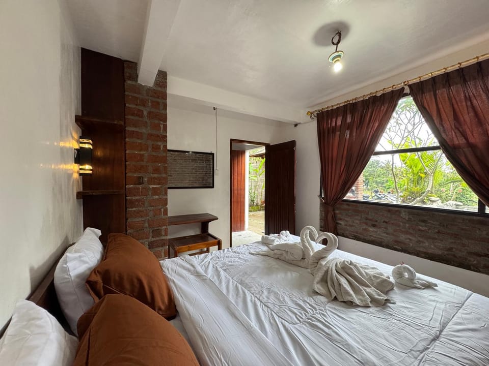 Property building, Bed, Bedroom