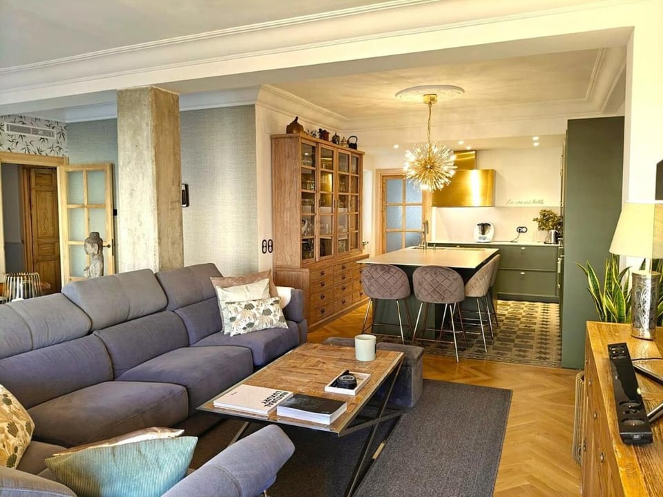 Alto standing, céntrico, ideal alquiler corporativo Parking Apartment in Zaragoza