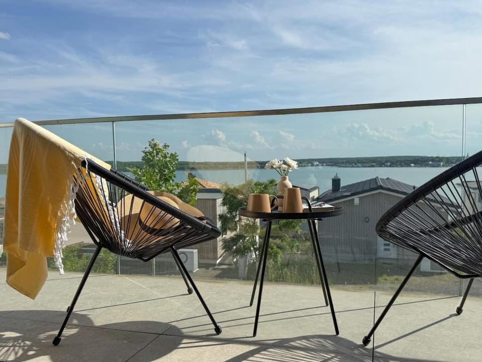 Balcony/Terrace, Lake view