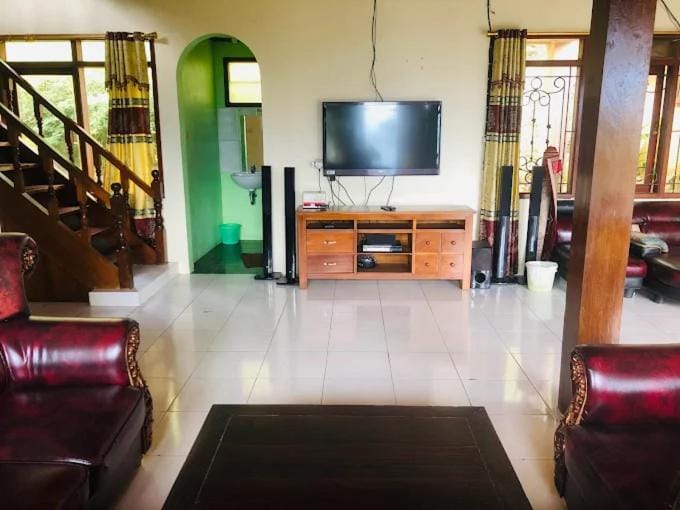 2K Villa Cisarua by Savana Haven Indonesia Villa in Cisarua