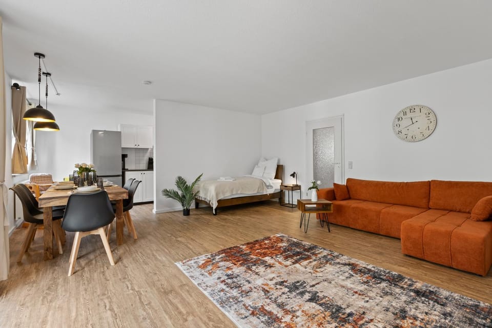 Bed, Living room