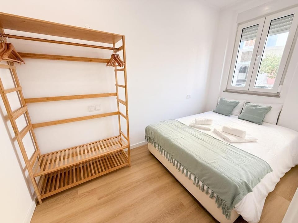 The Cozy 1BR Getaway Costa Caparica, by 351Lisbon Apartment in Costa da Caparica
