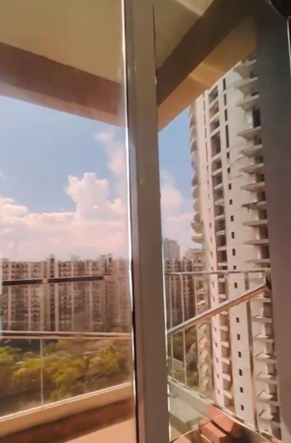 Northeye studio Love hotel in Noida