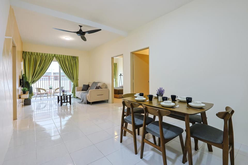 Property building, Living room, Seating area, Dining area