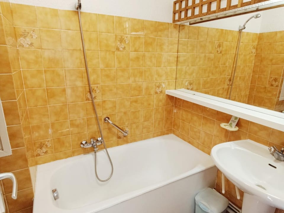 Studio 4 pers. avec Wi-Fi, vue mer - FR-1-827-50 Apartment in Roquebrune-Cap-Martin