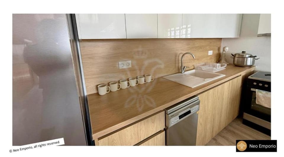 Kitchen or kitchenette, kitchen