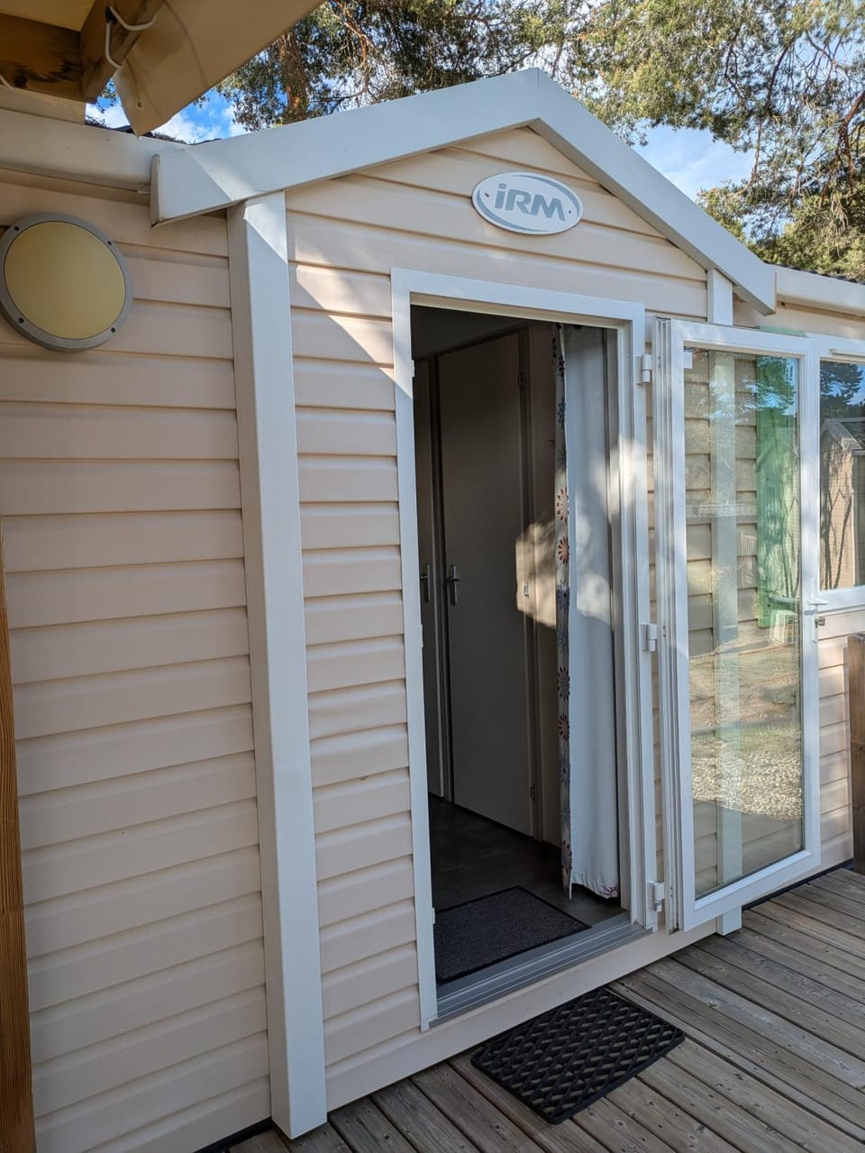 Mobil-home dans les Gorges du Verdon Campground/ 
RV Resort in Aups