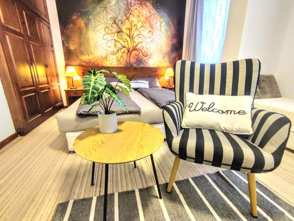 Seating area, Bedroom