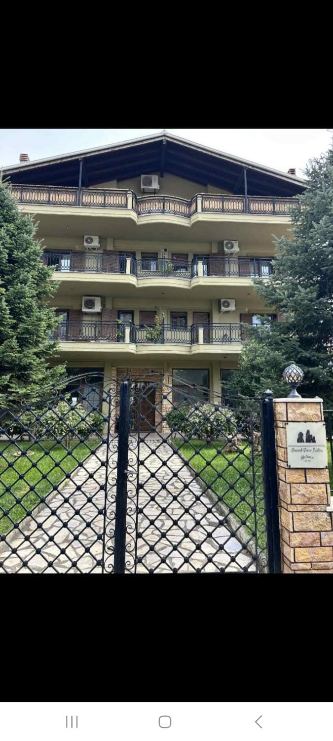 Grand View Suites Meteora 2 Apartment in Kalabaka