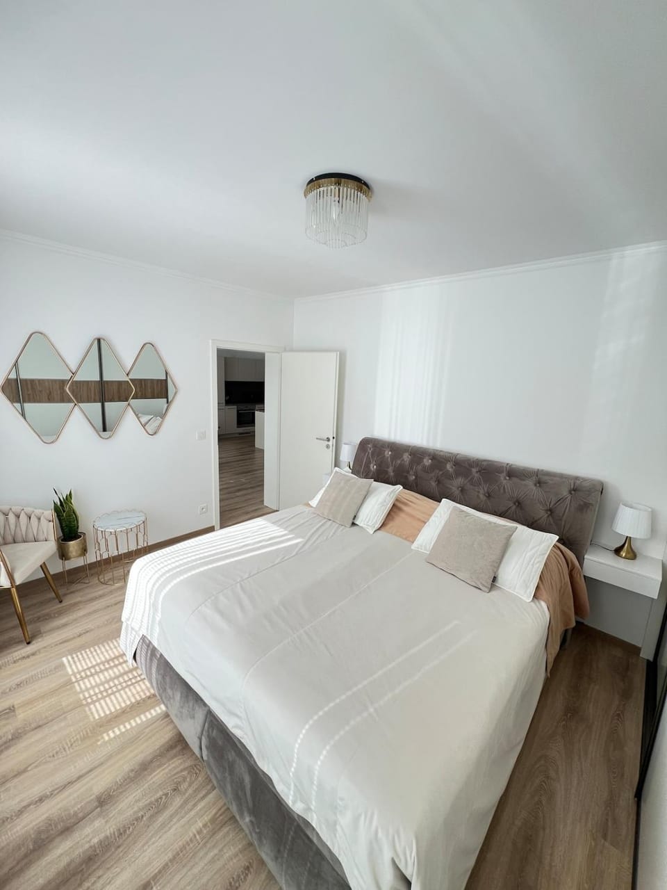 Die Harmonie - Modern Apartment near City Center with Free Private Parking Apartment in Bratislava
