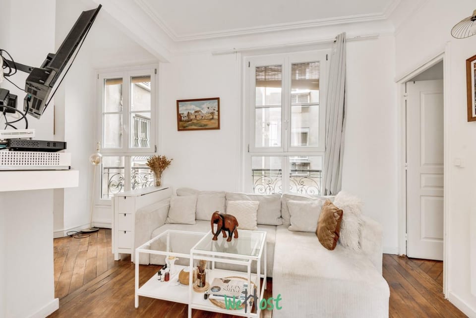 Parisian charm a stone's throw from Montmartre Apartment in Paris
