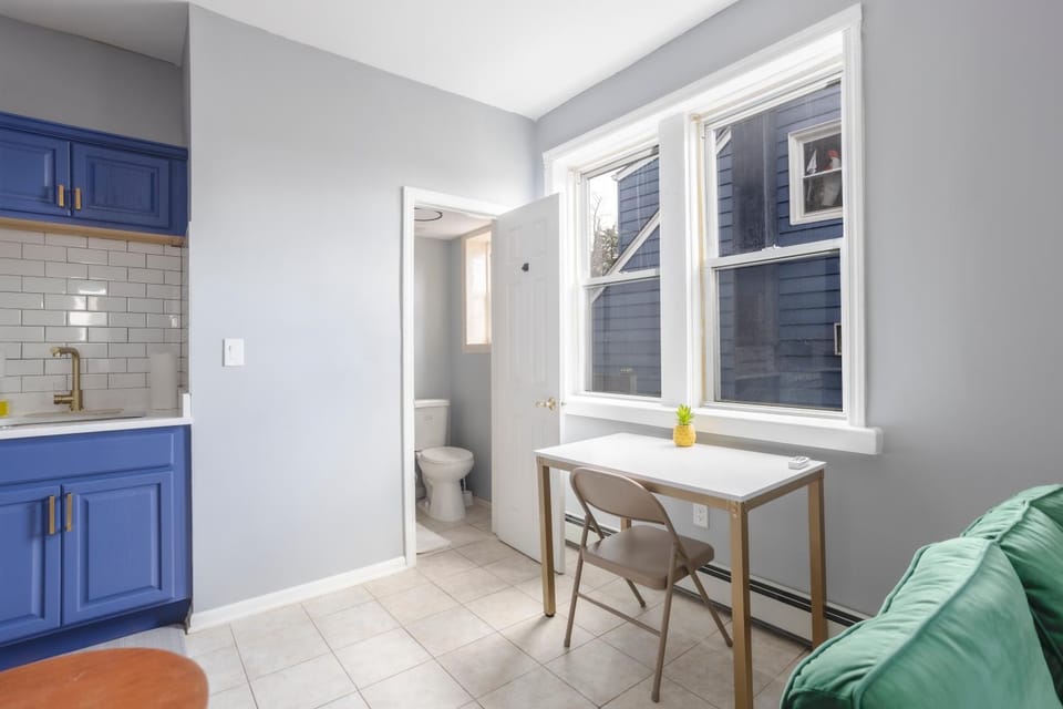 One BR near Metlife with Laundry & Parking Apartment in Garfield