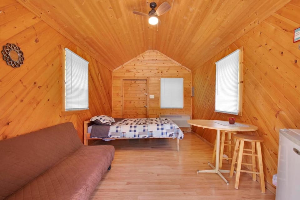 Photo of the whole room, Bedroom