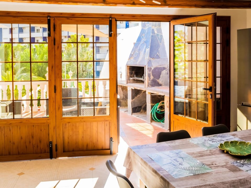 BBQ facilities, Kitchen or kitchenette, Dining area