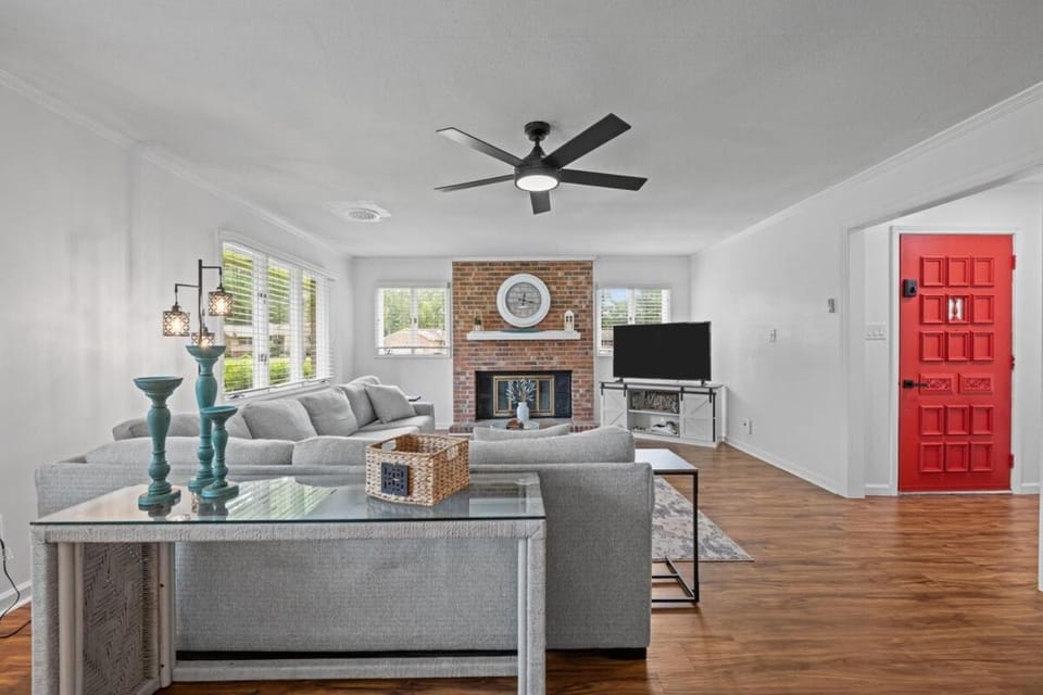 Communal lounge/ TV room, TV and multimedia, Evening entertainment, fireplace