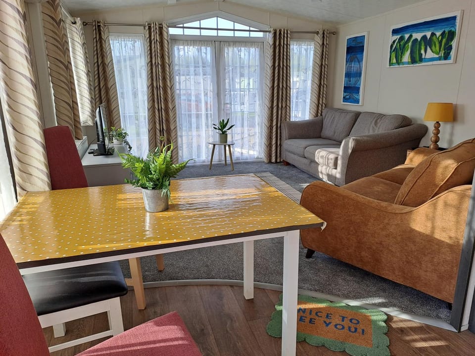 Lodge at Billing Aquadrome Holiday Village Campground/ 
RV Resort in Northampton