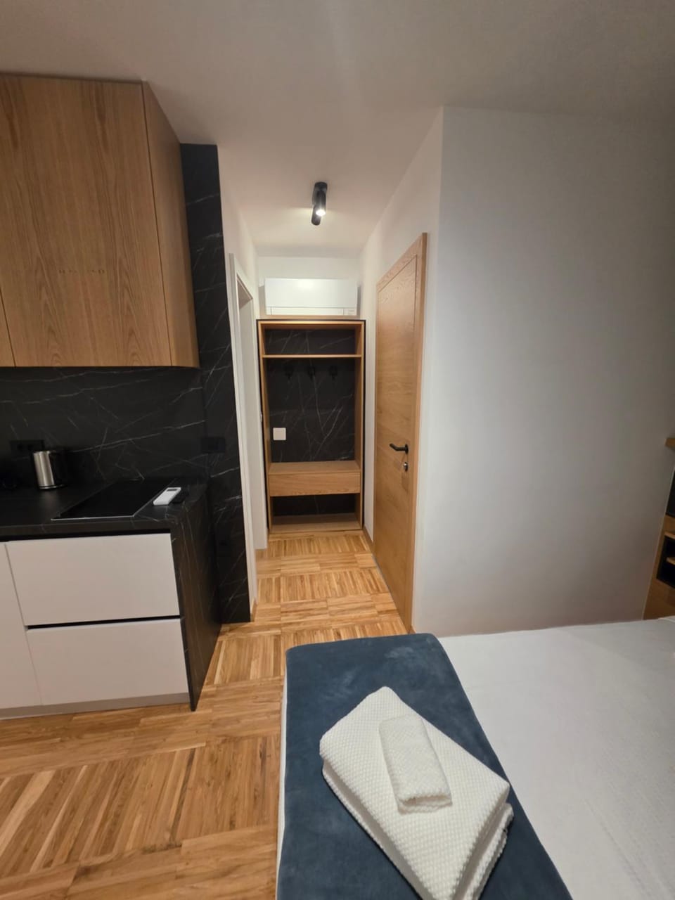 Bedroom, wardrobe