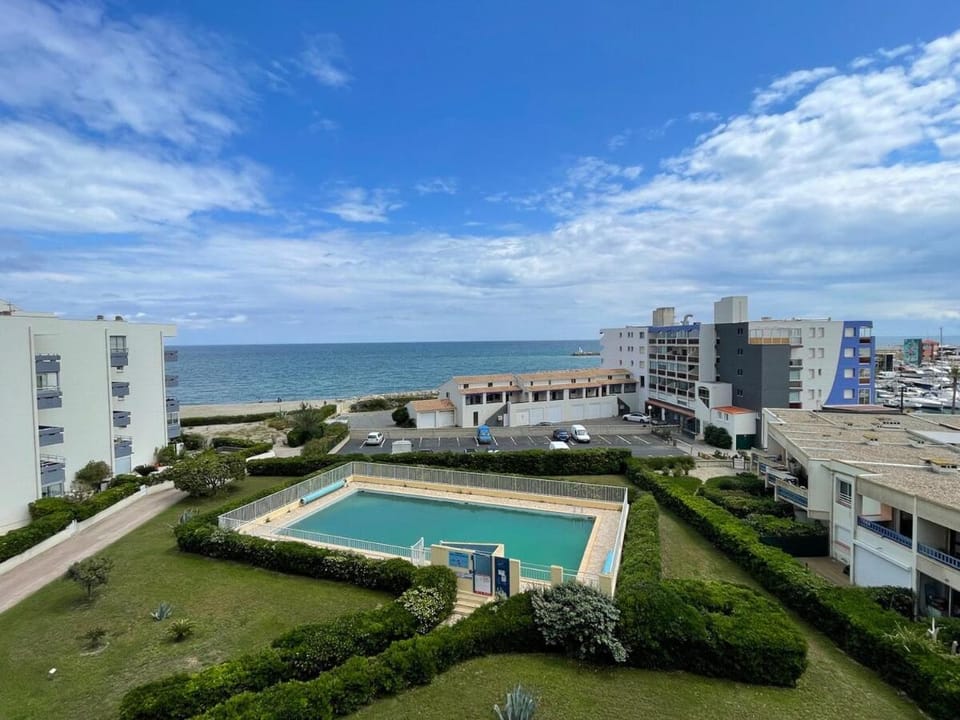 Nearby landmark, Beach, Sea view, Swimming pool