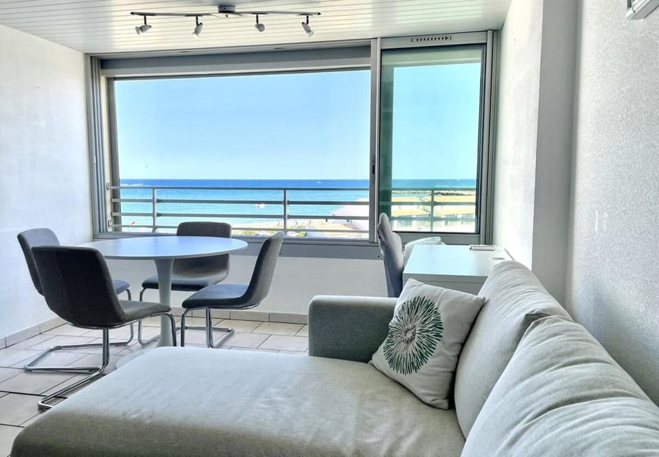 Natural landscape, Living room, Dining area, Sea view