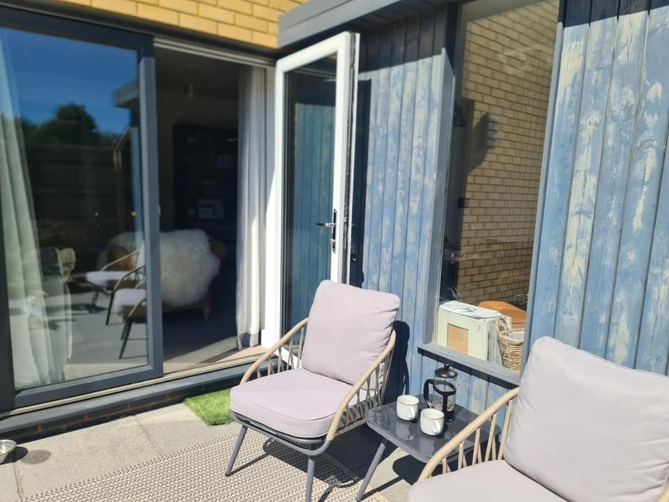 Patio, Seating area