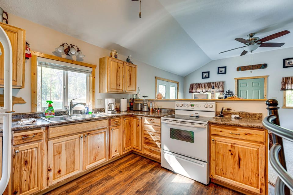 Hike, Fish & Relax: Cabin 4 Mi to Lake Estes! Cabin in Rocky Mountain National Park