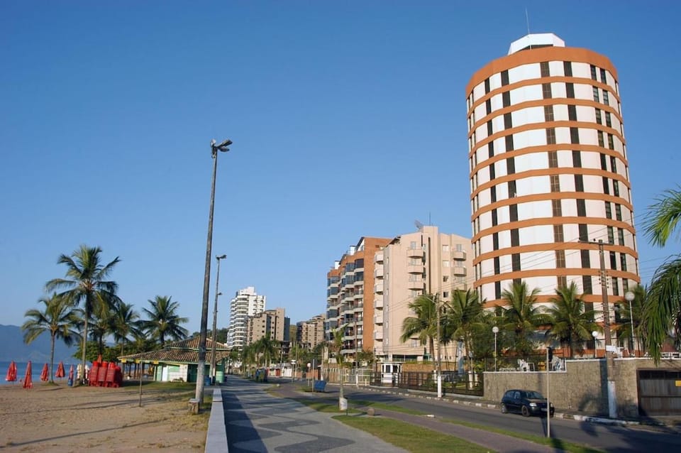 Apartamento Completo - Pé na Areia - Vista pro mar Apartment in Caraguatatuba