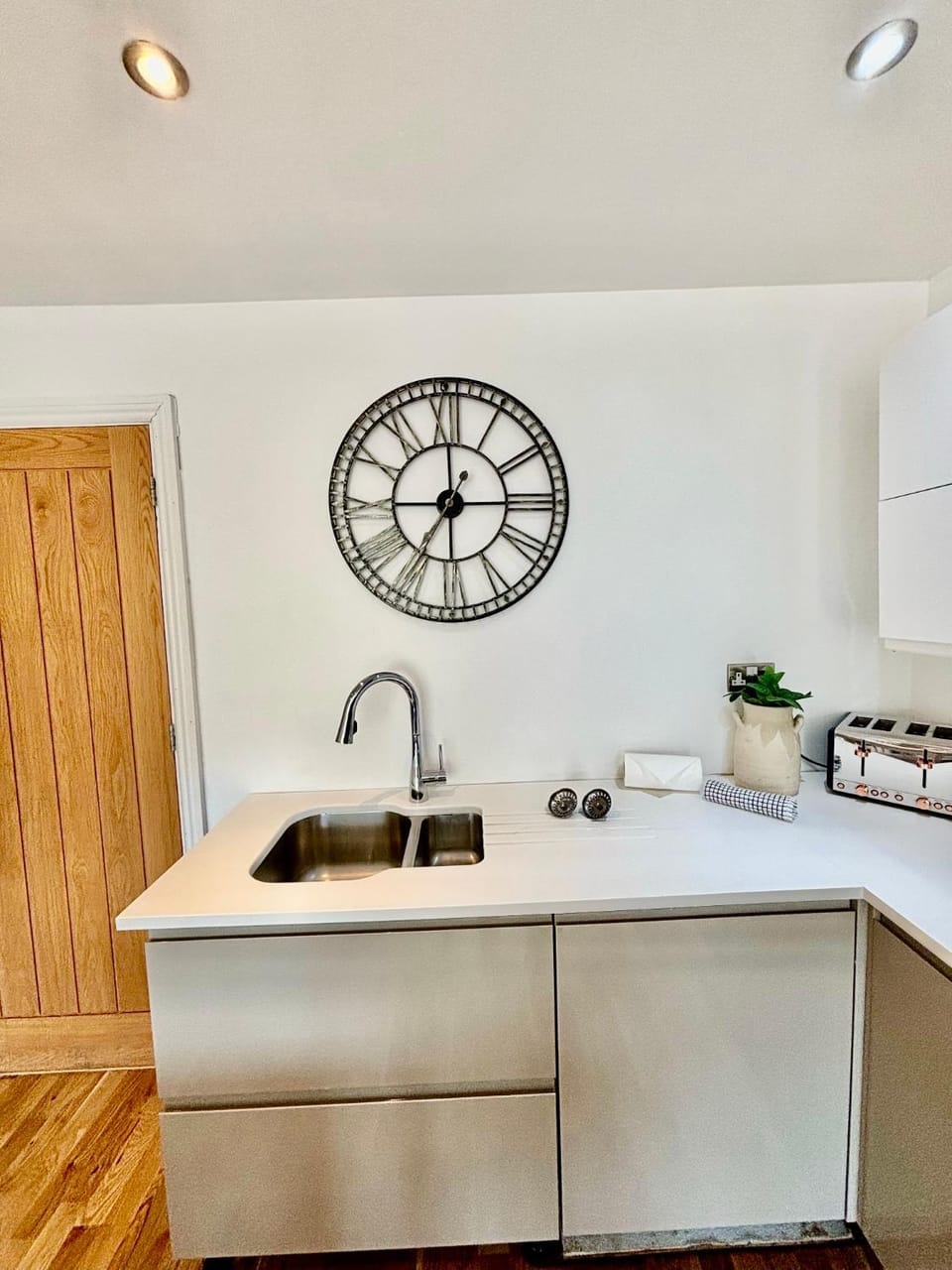 5 Bed Modern Eco House With Parking House in Brighton