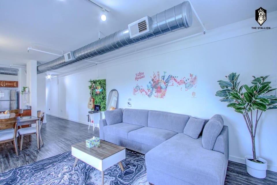 BRAND NEW Modern 1BD Loft in Downtown with free parking Apartment in Memphis
