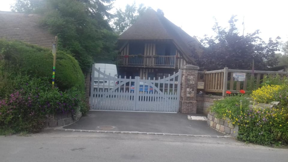 Facade/entrance, Street view