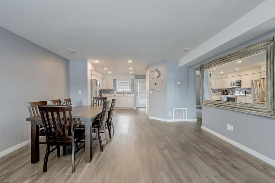 Dells Lakefront Luxe Haven House in Lake Delton