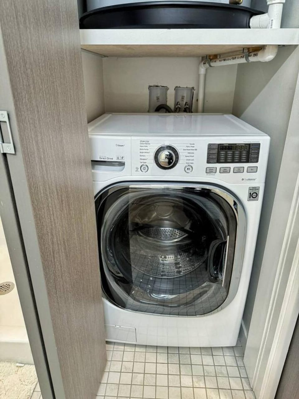 Azure Oasis Studio Apartment in Des Moines