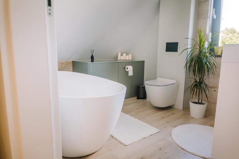 Toilet, Bathroom