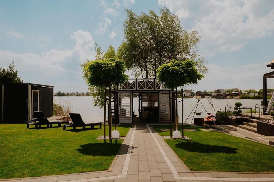 BBQ facilities, Garden, Garden, Garden view, Lake view, sunbed